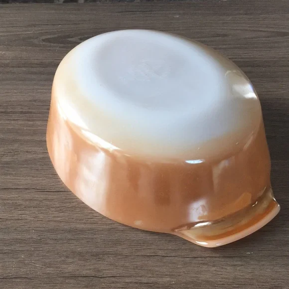 Fire king vintage casserole dish - Picture 5 of 6